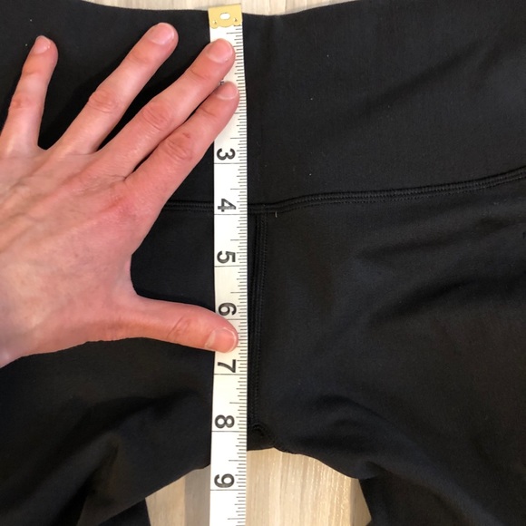 Lululemon Reveal, worm twice, black size, 4. - Picture 7 of 7